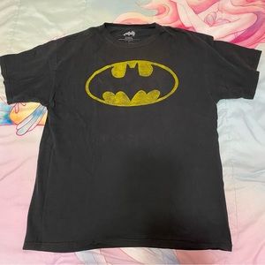 batman black and yellow logo t-shirt tee